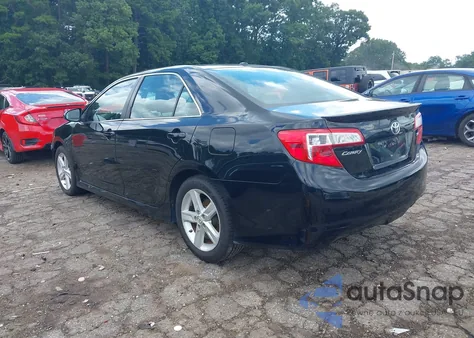2014 Toyota Camry Se z USA, uszkodzony, nr VIN 4T1BF1FK1EU865335